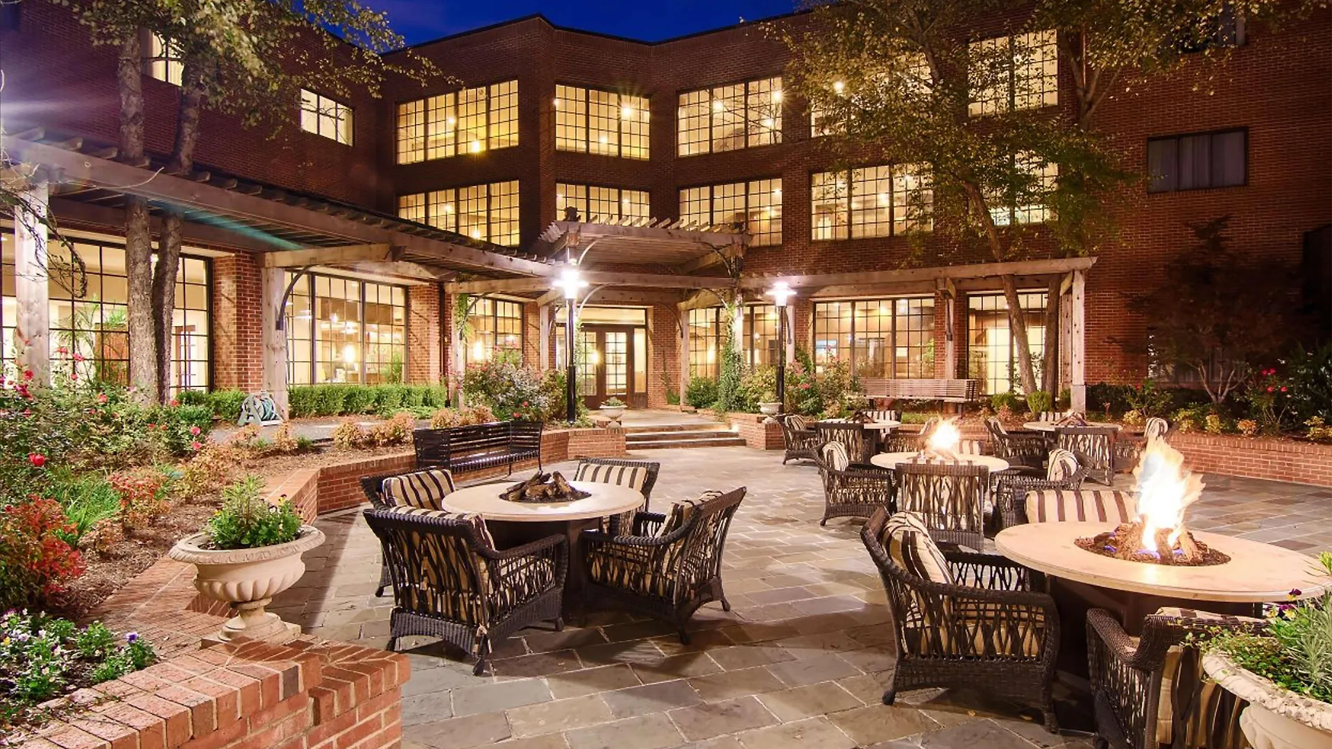 Doubletree Suites By Hilton Charlotte/Southpark Hotel