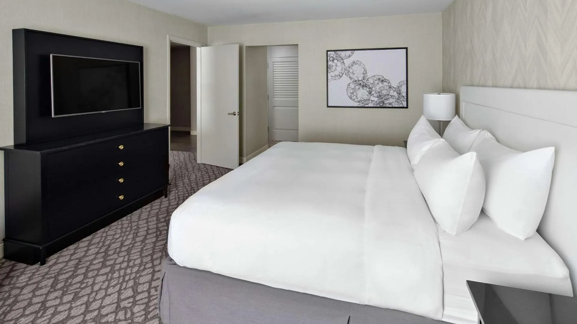 Doubletree Suites By Hilton Charlotte/Southpark Charlotte