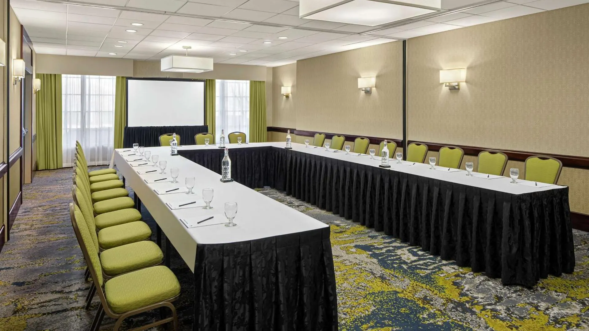 Doubletree Suites By Hilton Charlotte/Southpark 3*, Charlotte