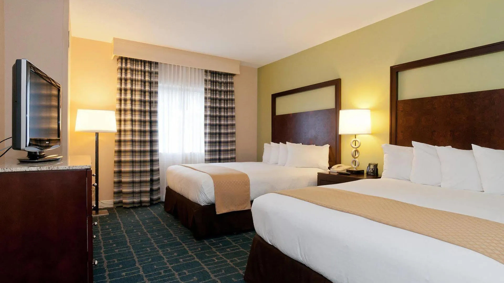 Doubletree Suites By Hilton Charlotte/Southpark Charlotte