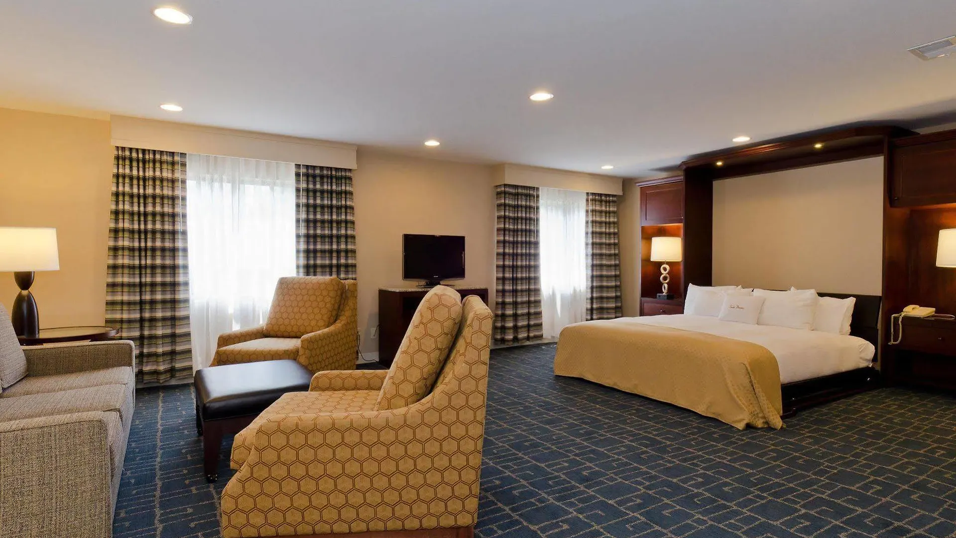 Doubletree Suites By Hilton Charlotte/Southpark